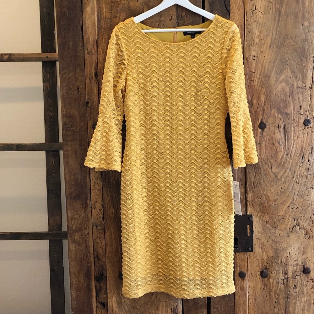 Sharagano Lace Bell-Sleeved Dress Yellow Size 6